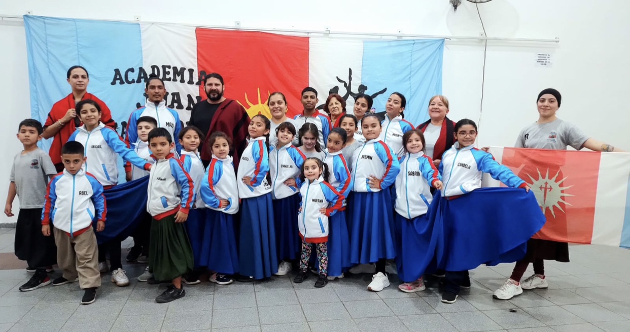 La Academia de Folclore “Juan Saavedra” participará de un encuentro de danzas mixtas en Córdoba