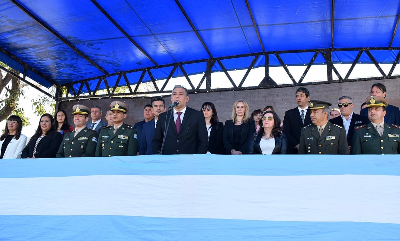 La ciudad de La Banda celebró sus 111° años con un gran desfile cívico y militar